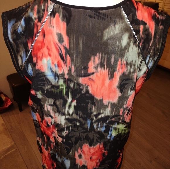 J. Crew keyhole she'll in  floral splash - Picture 7 of 9